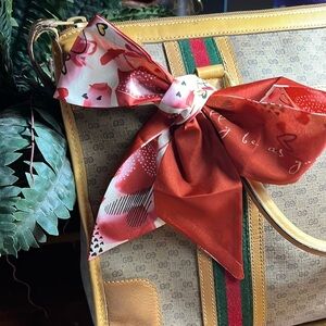 Beautiful twilly. Multi purpose